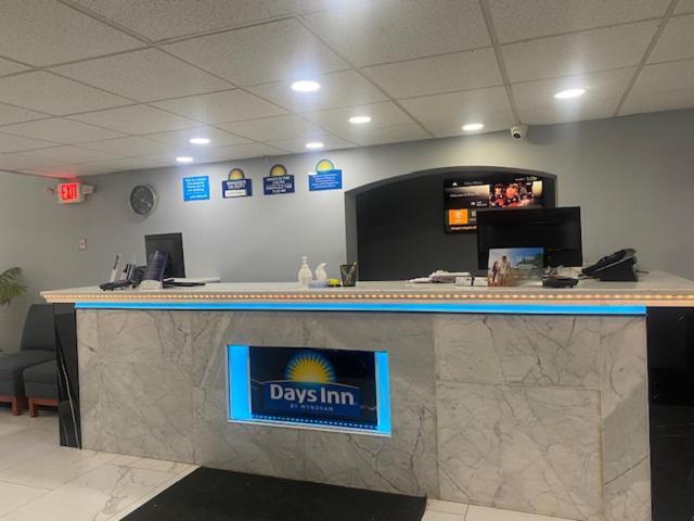 Days Inn By Wyndham Scranton Pa Dickson City Exterior photo